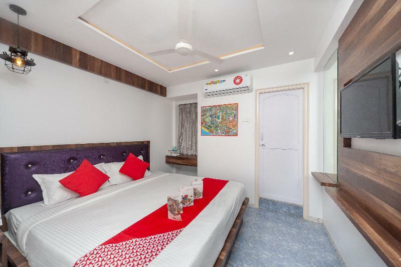 Capital O Admire Suit Hospitality Madrás Exterior foto